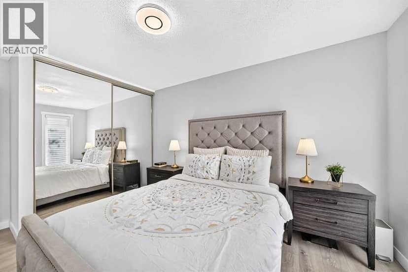 6020 18 Avenue NE — photo 16 of 33