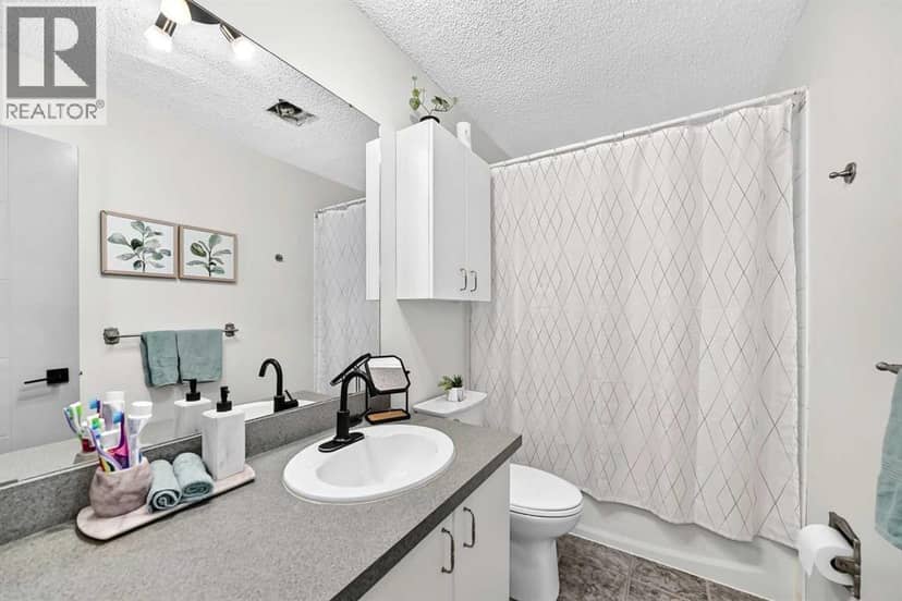 6020 18 Avenue NE — photo 22 of 33