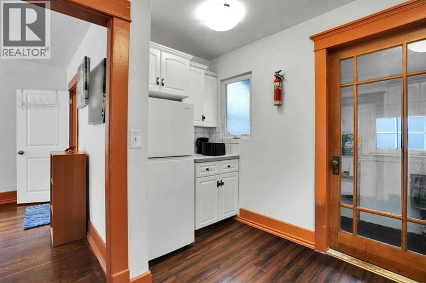 1611 2A Street NW — photo 19 of 28