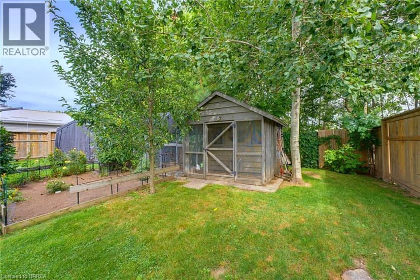 46 GARDEN Crescent — photo 29 of 38