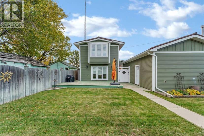 126 8 Avenue E — photo 33 of 36
