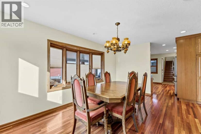 126 8 Avenue E — photo 10 of 36