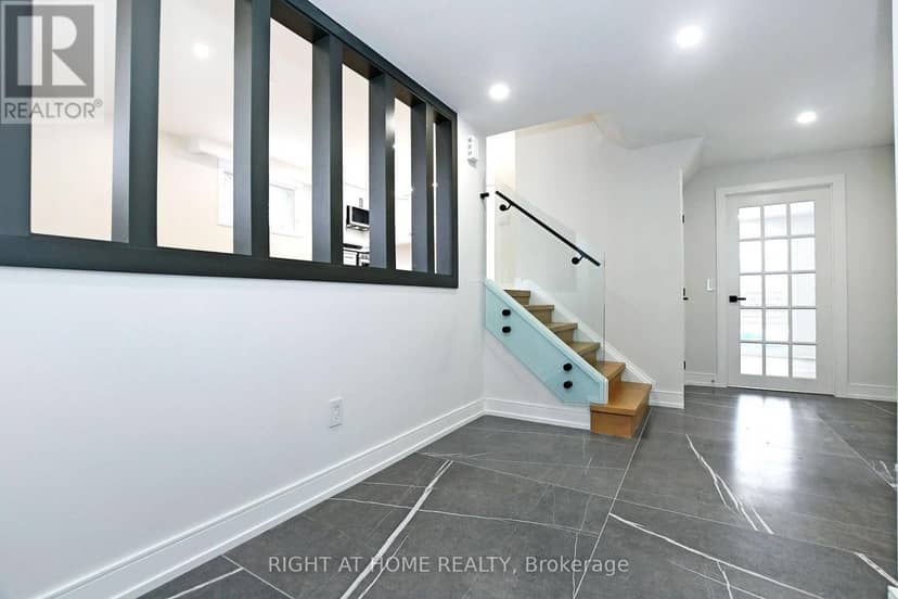 8 Hill Drive, Aurora, photo 5