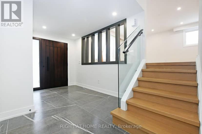 8 Hill Drive, Aurora, photo 6