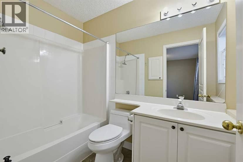 1215 15 Avenue SW — photo 17 of 26