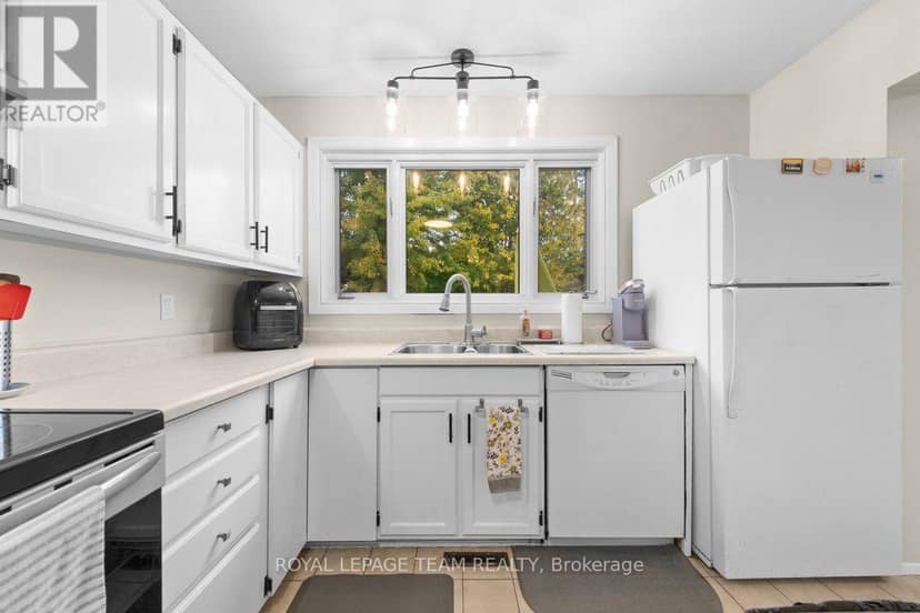 53 Meadowbank Drive — photo 12 of 40