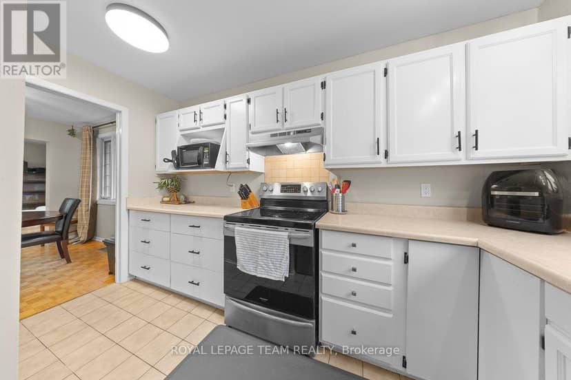 53 Meadowbank Drive — photo 14 of 40