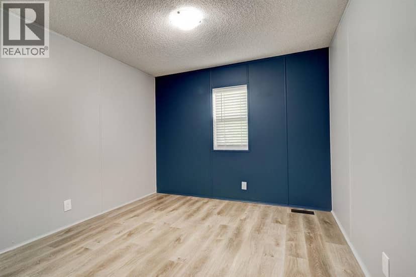 10209 98 Avenue — photo 14 of 22