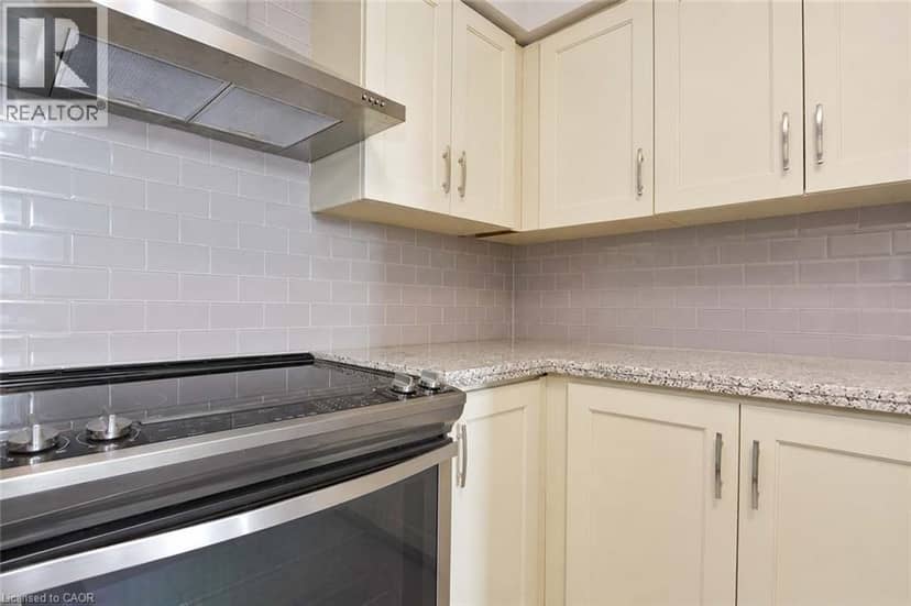 36 JAMES Street S Unit# 810 — photo 16 of 35