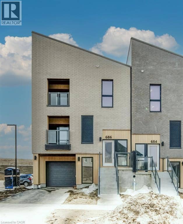 686 BENNINGER Drive, Kitchener, photo 2