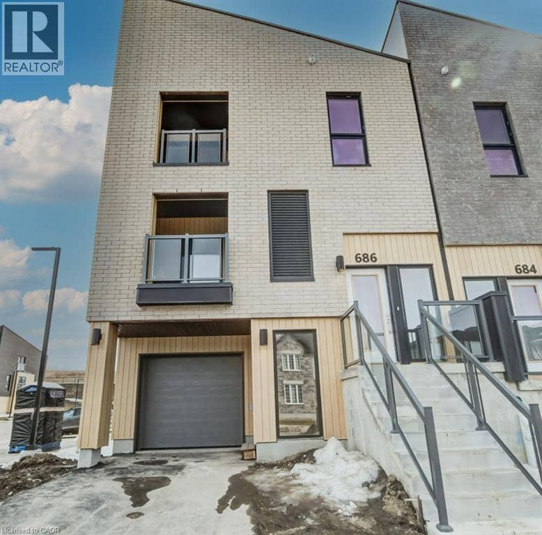 686 BENNINGER Drive, Kitchener, photo 3