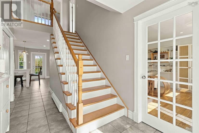 254 Robert Street — photo 27 of 40