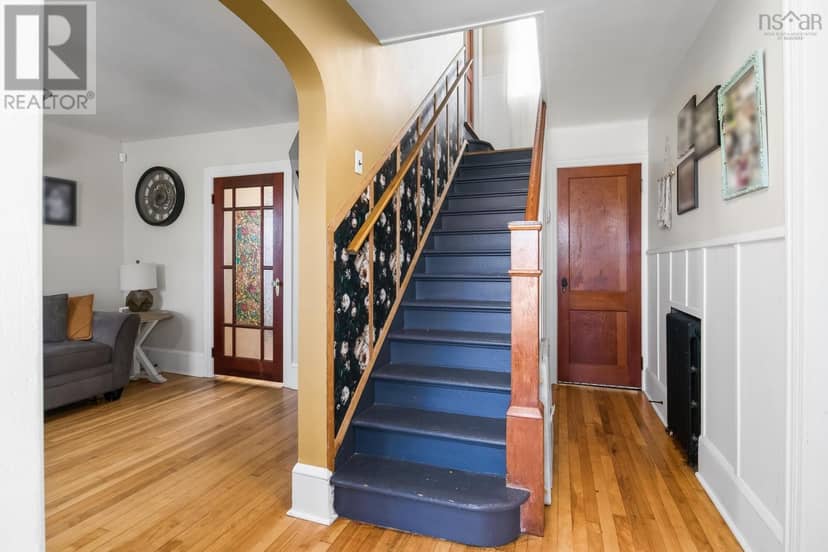 610 King Street — photo 25 of 40
