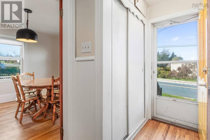 610 King Street, New Waterford, photo 8
