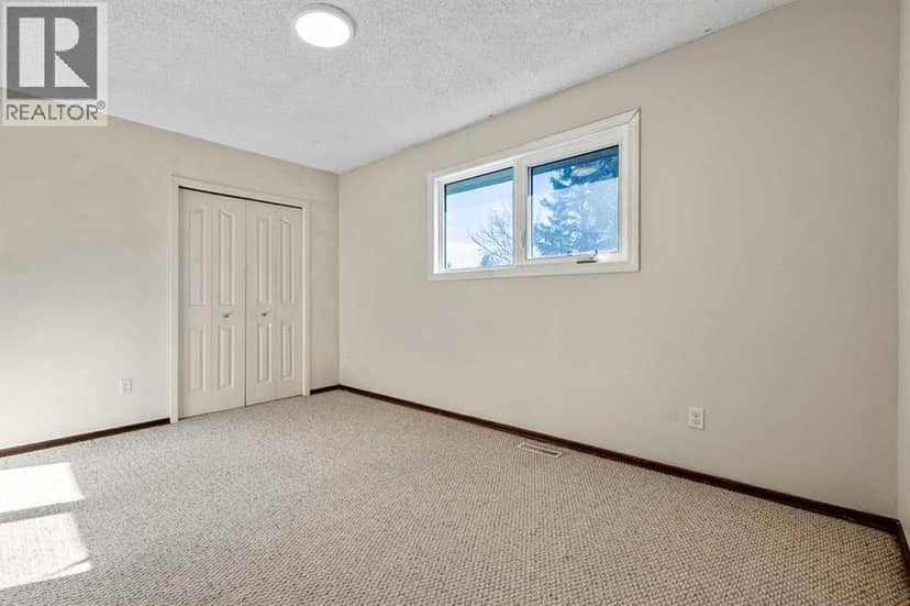 149 WOODHAVEN Drive — photo 18 of 40