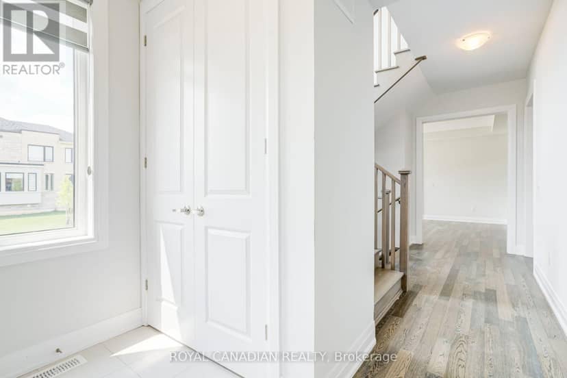 1439 Upper Thames Drive — photo 13 of 40