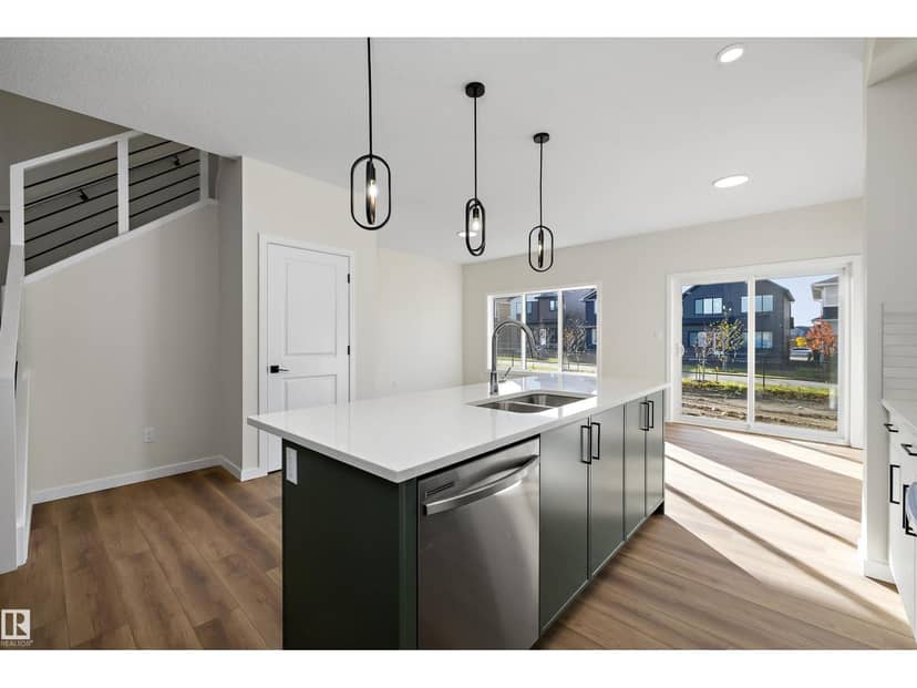 5308 Hawthorn Close SW — photo 13 of 40