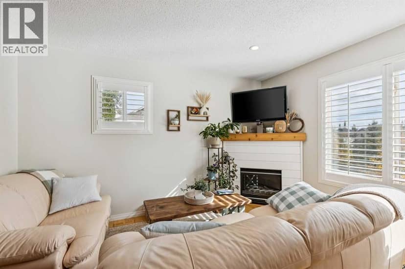 35 Royal Oak Gardens NW — photo 16 of 38
