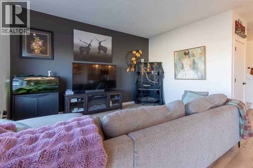 4537 25 Avenue S — photo 15 of 25