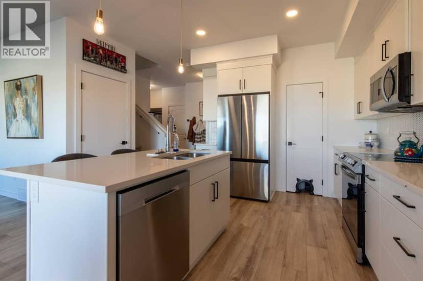 4537 25 Avenue S — photo 9 of 25