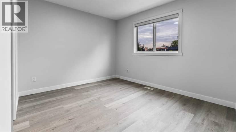 48 Doverglen Crescent SE — photo 15 of 36