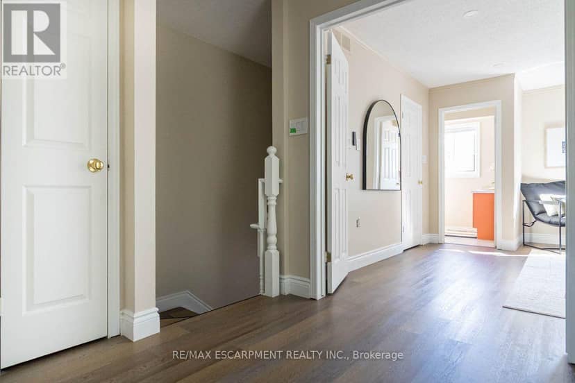 336 Jackson Street W — photo 18 of 40