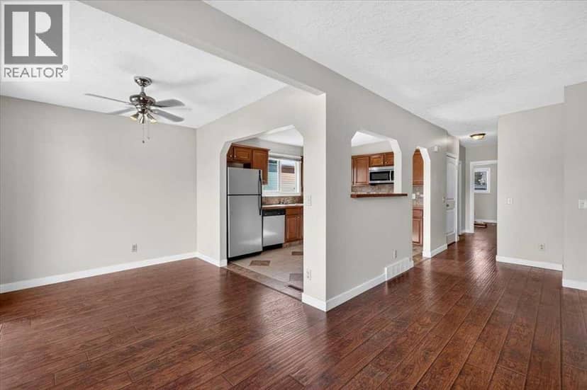 1823 47 Street SE — photo 13 of 40