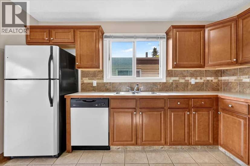 1823 47 Street SE — photo 21 of 40