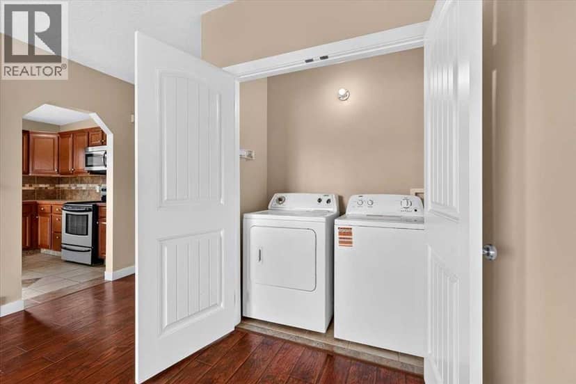 1823 47 Street SE — photo 28 of 40