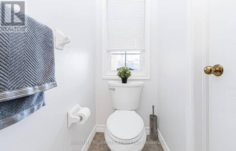 27 - 20 Shackleton Drive — photo 10 of 40
