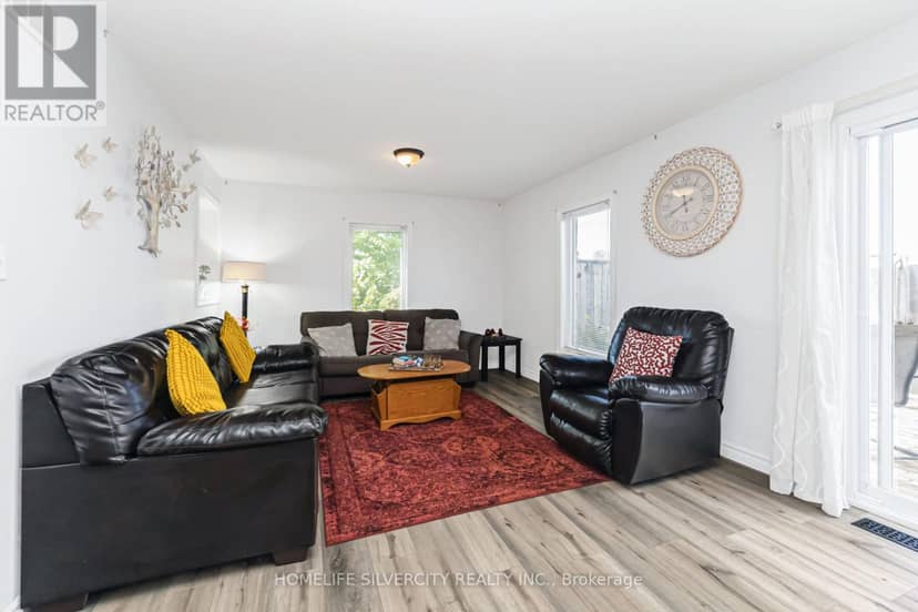 27 - 20 Shackleton Drive — photo 12 of 40