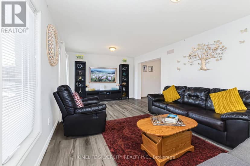 27 - 20 Shackleton Drive — photo 13 of 40