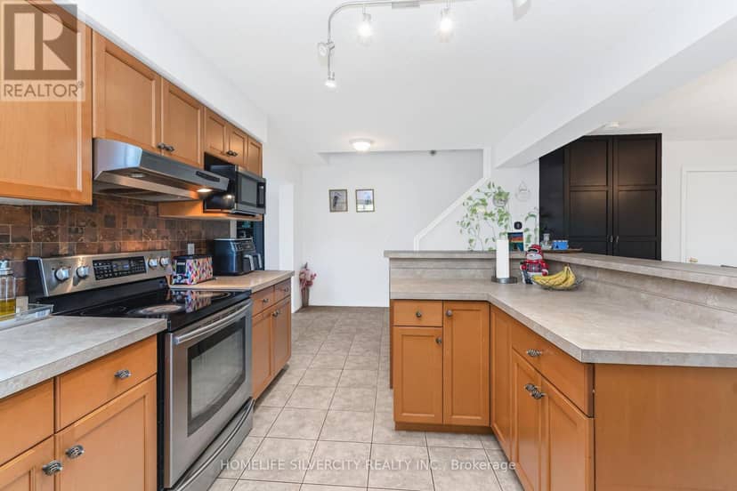 27 - 20 Shackleton Drive — photo 17 of 40