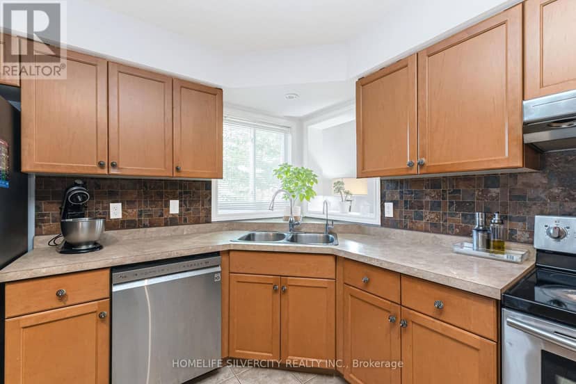 27 - 20 Shackleton Drive — photo 20 of 40