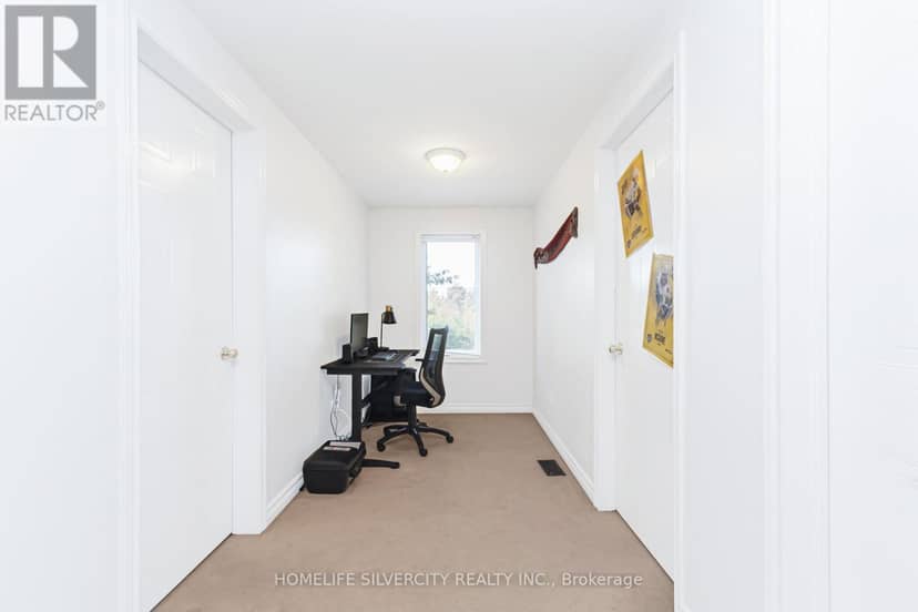 27 - 20 Shackleton Drive — photo 33 of 40