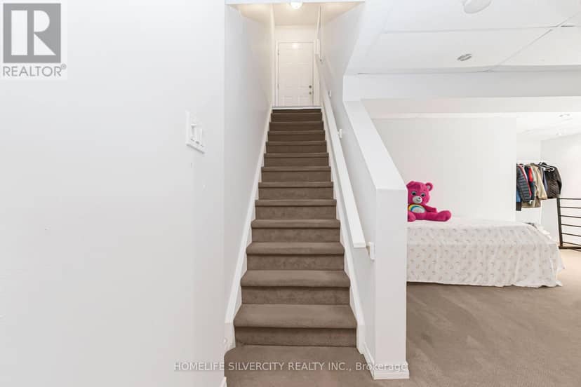 27 - 20 Shackleton Drive — photo 37 of 40