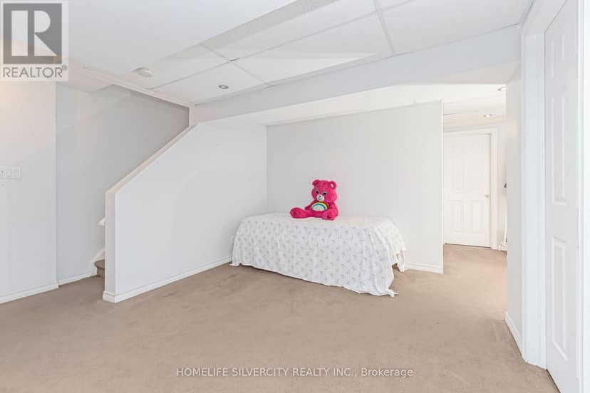 27 - 20 Shackleton Drive — photo 38 of 40
