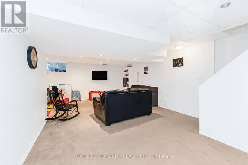 27 - 20 Shackleton Drive — photo 39 of 40