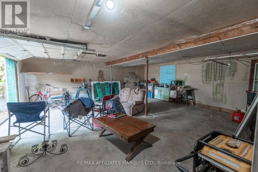 60 Maple Street — photo 16 of 21