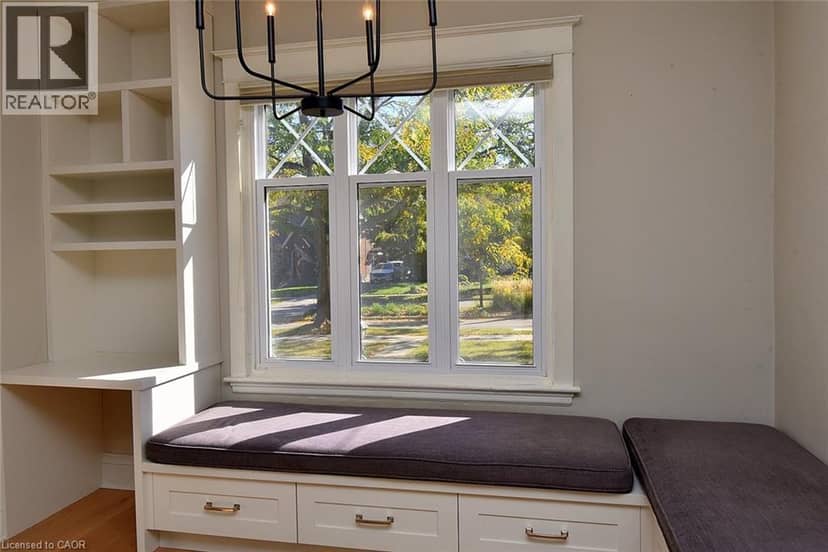 6 NELLES Boulevard — photo 12 of 40