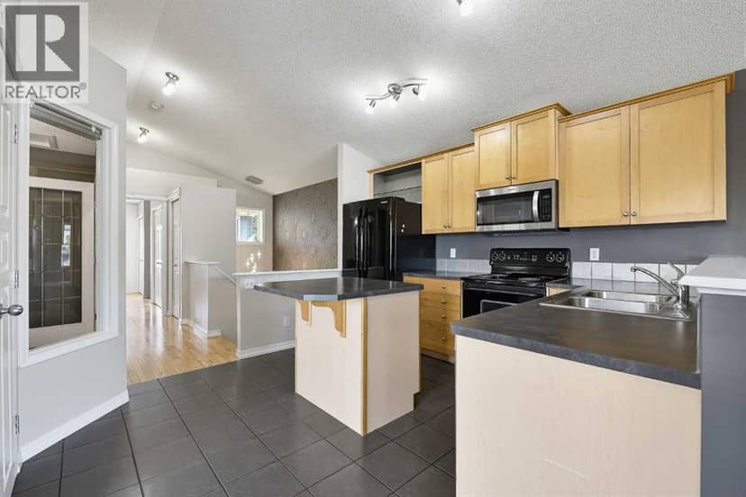 64 Copperfield Rise SE — photo 10 of 40