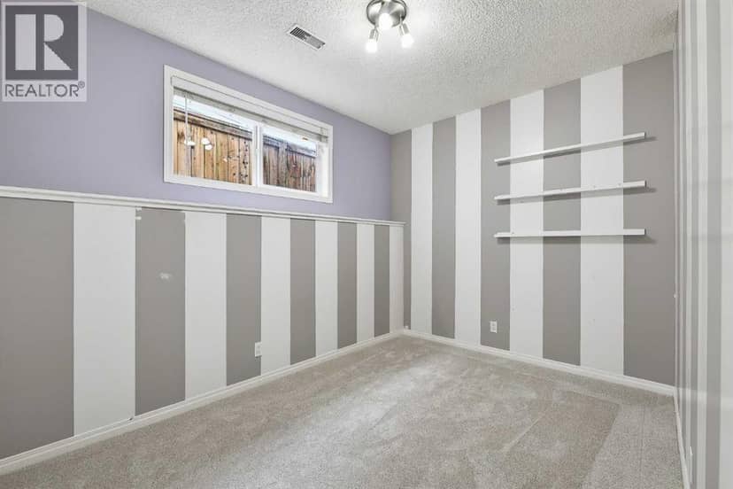 64 Copperfield Rise SE — photo 33 of 40