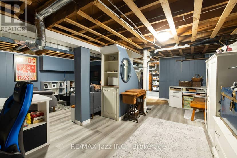 34 Jackson Avenue — photo 22 of 32