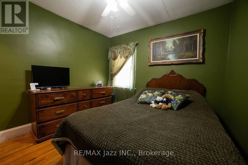 34 Jackson Avenue — photo 13 of 32