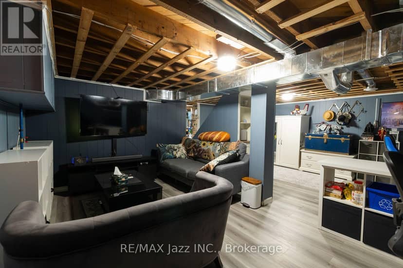 34 Jackson Avenue — photo 23 of 32