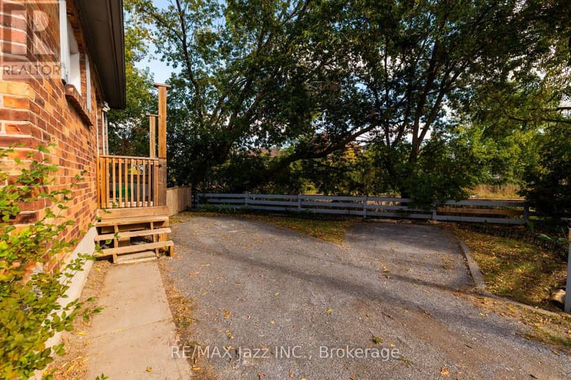 34 Jackson Avenue — photo 31 of 32