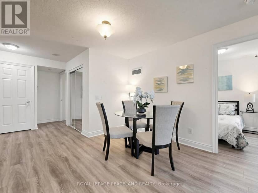 2326 - 25 Greenview Avenue, Toronto, photo 7