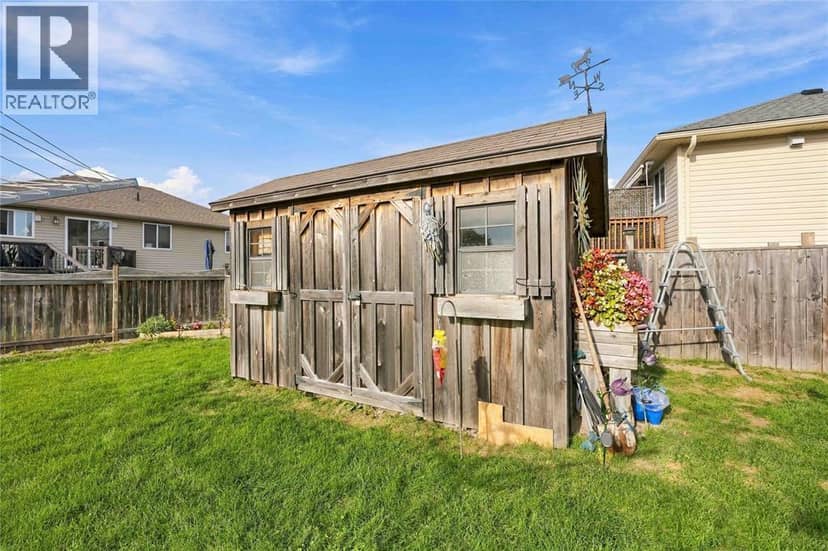 682 Bentinck DRIVE — photo 22 of 24