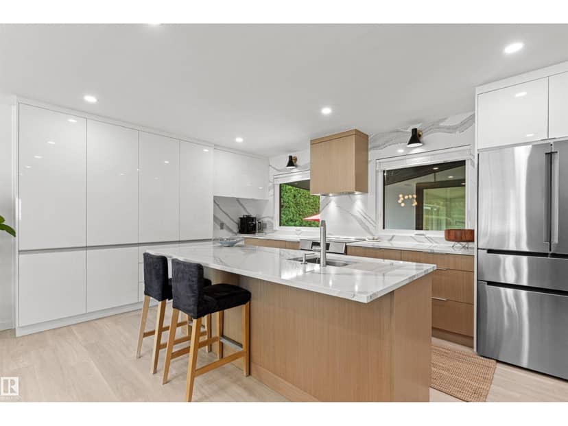 4704 106A AV NW — photo 10 of 40