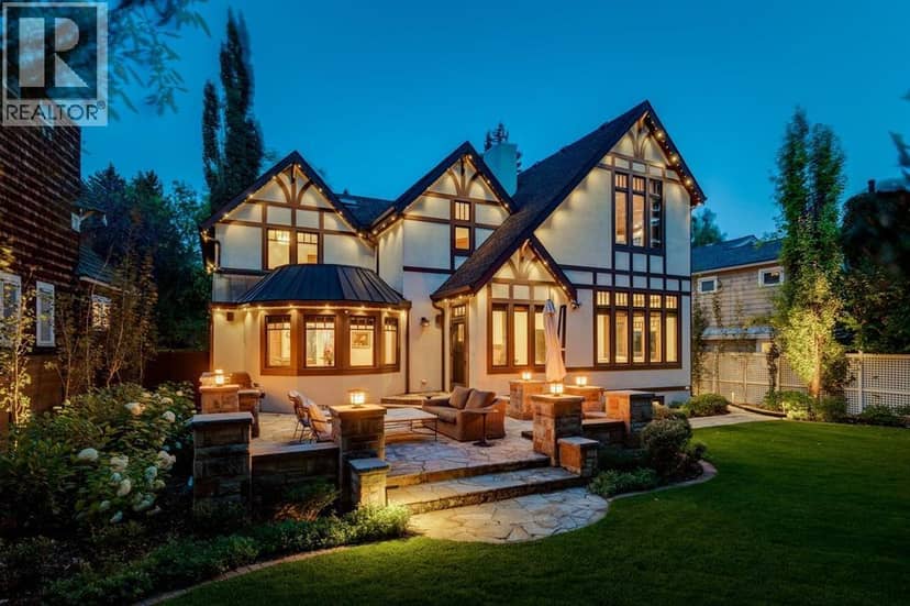 2703 Carleton Street SW, Calgary